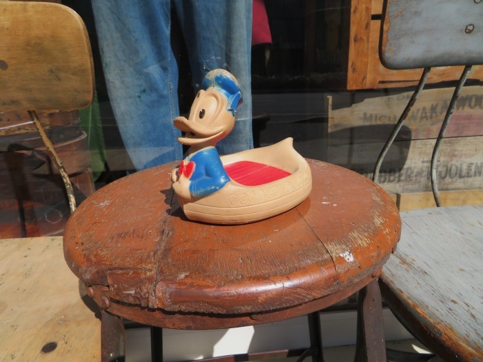 Vintage Donald Duck Soap Dish_e0187362_16493656.jpg