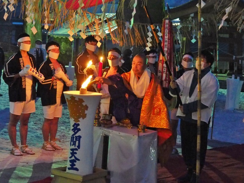 大祭前夜「大ローソク献火式」が行われました_c0336902_21333656.jpg