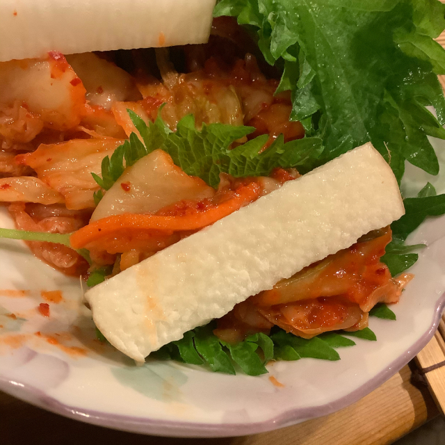輪をかけて美味しいキムチの食べ方 ご飯も酒もいける 線路マニアでアコースティックなギタリスト竹内いちろ 三重 四日市 輪をかけて美味しいキムチの食べ方 ご飯も酒もいける 線路マニアでアコースティックなギタリスト竹内いちろ 三重 四日市