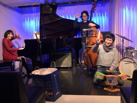 広島 ジャズライブカミン Jazzlive Comin明日11日水曜日のジャズ来_b0115606_09534778.jpeg