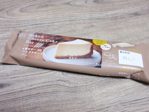 【シャトレーゼ】4種のチーズのベイクドチーズケーキバー_c0152767_15364521.jpg