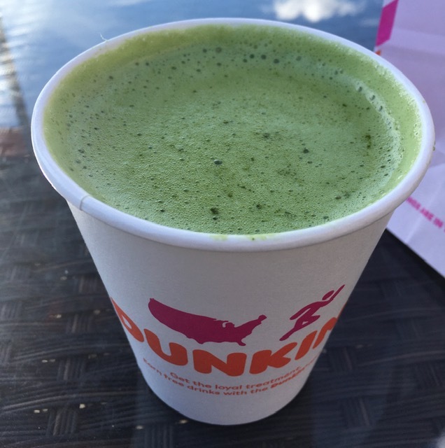 ダンキンドーナツで抹茶ラテとココナツドーナツ_e0350971_13163122.jpg