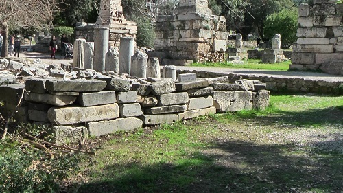 古代アゴラのアレス神殿 紀元前436年-432年_c0010496_19353667.jpg