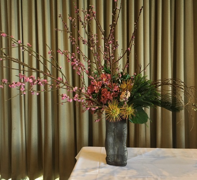 生け花の昼食会に行く_e0350971_14190113.jpg