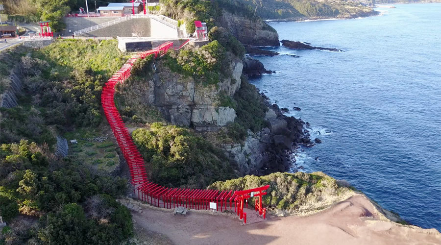 元乃隅神社 龍宮の潮吹の空撮動画 カワセミ王国