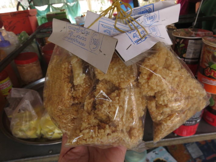 お気に入り☆駄菓子屋さんのおこげせんべい_e0408534_00013897.jpg