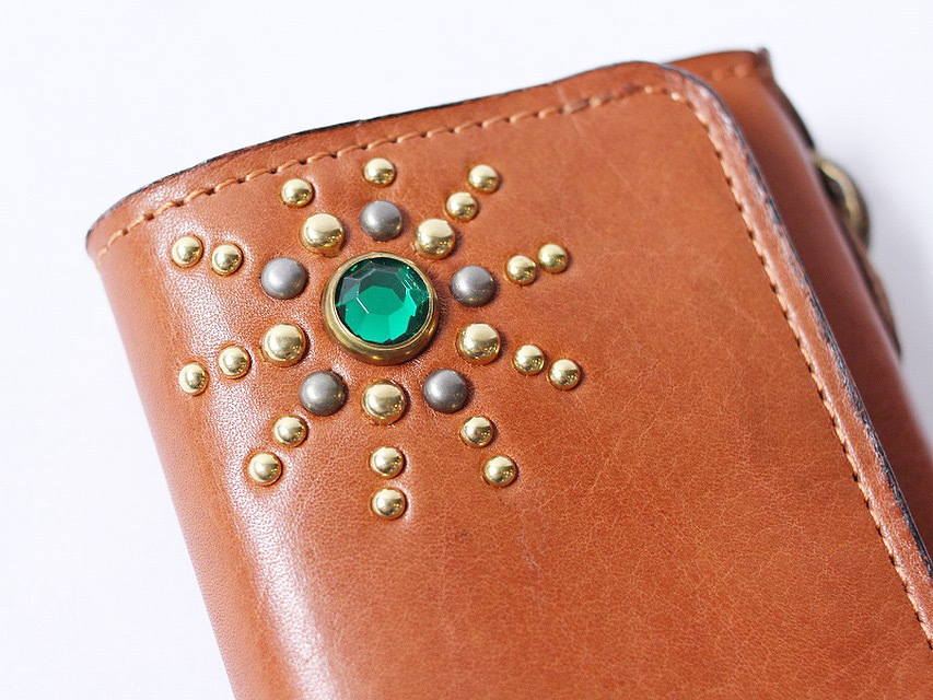VIN&AGE LEATHER MIDDLE WALLET スタッズ　財布　牛革 VIN&AGE LEATHER MIDDLE WALLET スタッズ財布牛革