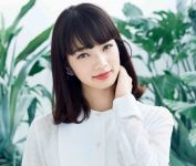 小松菜奈の、華麗すぎるプロフィール_e0080345_08582038.jpg