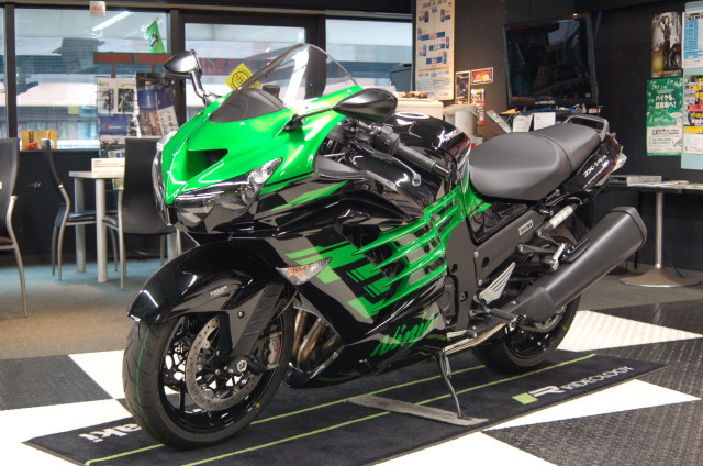 zx1400fcf_Metallic_Spark_Black