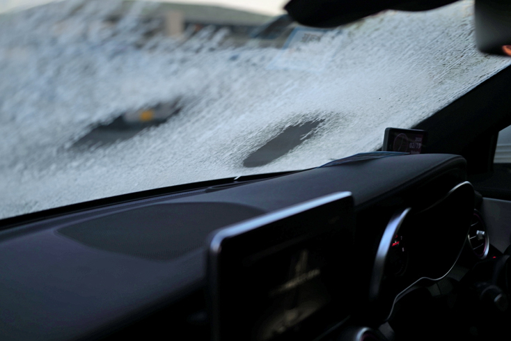 窓ガラスが凍らない謎 A Story Of A