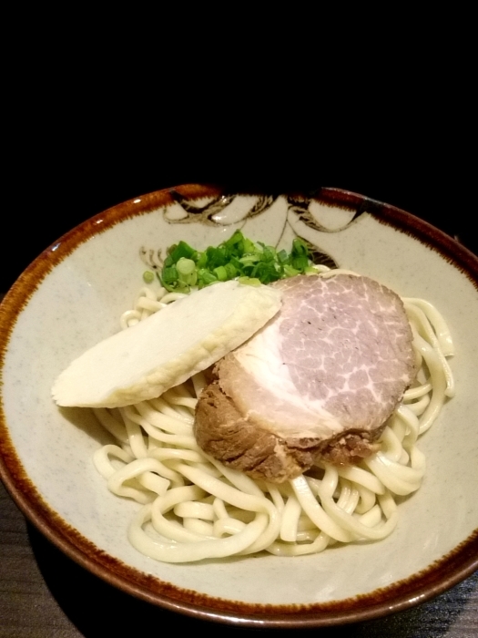 那覇 栄町 栄町ボトルネック 美しきツルシコ麺 沖縄そば 美酒佳肴 那覇 栄町 栄町ボトルネック 美しきツルシコ麺 沖縄そば 美酒佳肴