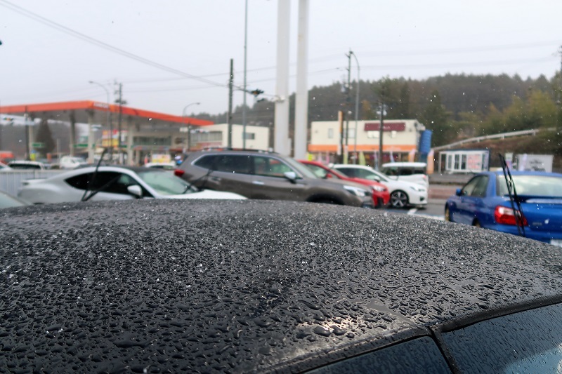 美味しいスパークリングワインと遅れてきた積雪_f0076731_21182265.jpg