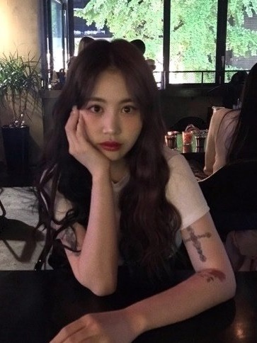 歌手パク・ジミン JYP退社後の近況公開... ボリューム感あふれる体を披露するも、SNSでブチ切れる!!_f0158064_03085600.jpg