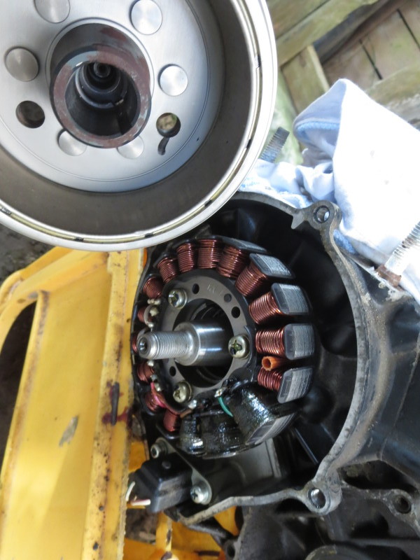 エンジン分解～腰下その１ : '85 TZR250 1KT 不動車から始めたレストア日誌