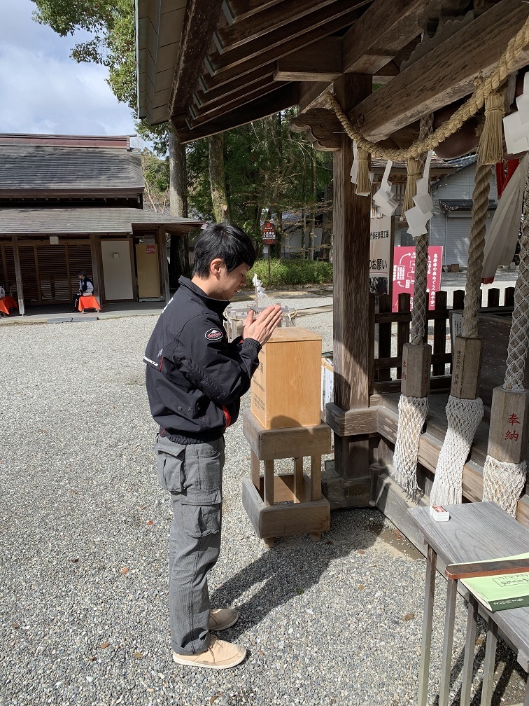 交通安全祈願ステッカーを祈願してきました。_b0163075_11484570.jpeg