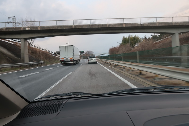 一週間の締めくくりにレヴォーグを味わう_f0076731_17252902.jpg