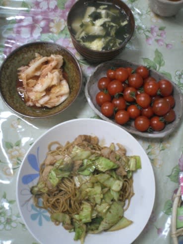 お昼は焼きそばだよ しゃかしゃか３人娘との毎日