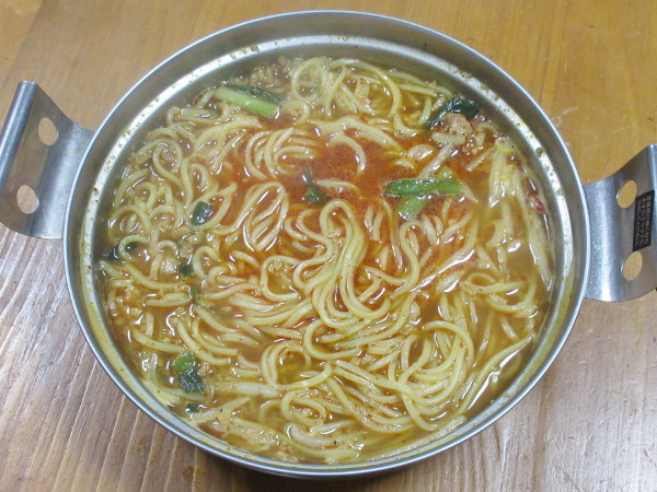 なべやき屋キンレイ お水がいらない 台湾ラーメン_c0152767_15141760.jpg