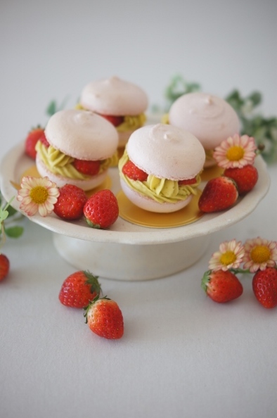 フレジェ風マカロンケーキ The Lynne S Mealtimes