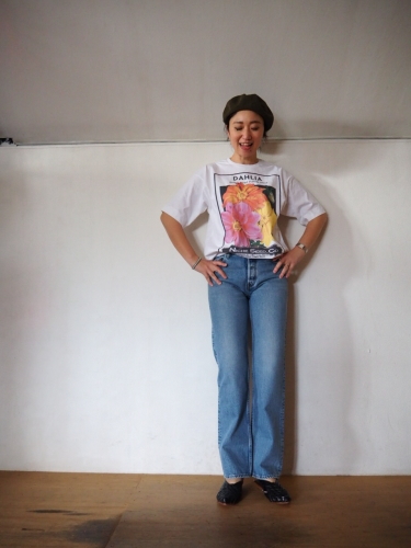 Niche Flower Print　Tシャツ Niche. FLOWER Tシャツ