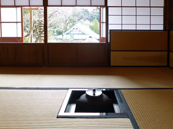 お茶のお稽古のさいちゅうに棗を落としました!_c0195909_11360013.jpg