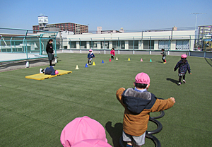 園庭で元気いっぱい!!_e0325335_13122910.jpg