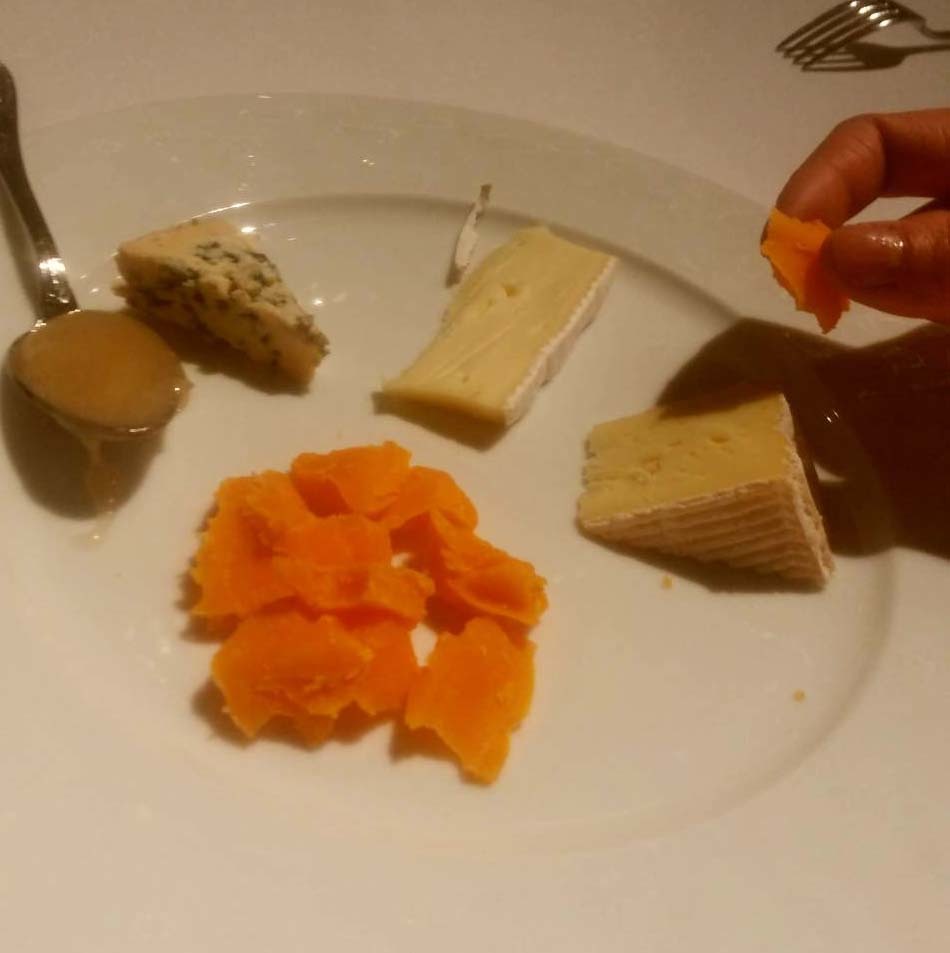 ポール・ボキューズでごちそう食べてワイン三昧しました♪_d0377645_08435451.jpg