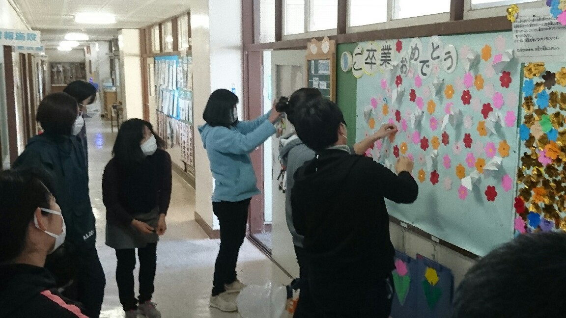 教室 廊下を装飾 城山通信