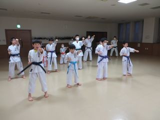 土曜日空手　宮の沢教室　八軒教室_c0118332_21255522.jpg