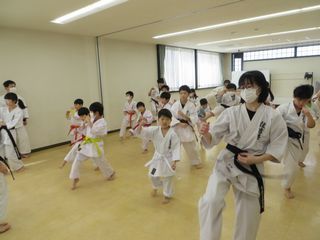 日曜空手　屯田教室　新琴似・新川教室_c0118332_13113924.jpg