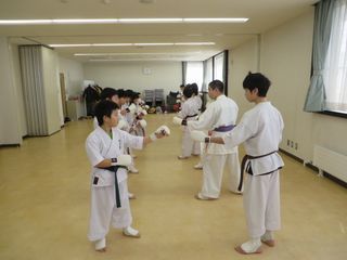 日曜空手　屯田教室　新琴似・新川教室_c0118332_13114576.jpg