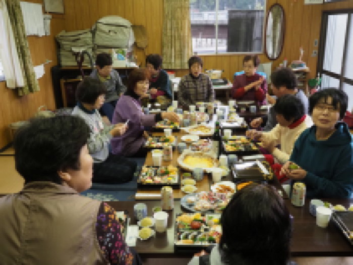 女性会の役員引継ぎ_c0116915_00063459.jpg