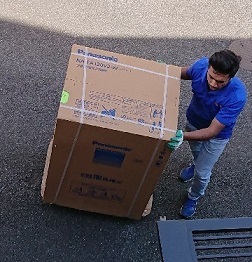 ２０２０年　ひと月待ちの洗濯機　行列の六義園　と　混みだした街中　_a0264383_10512790.jpg