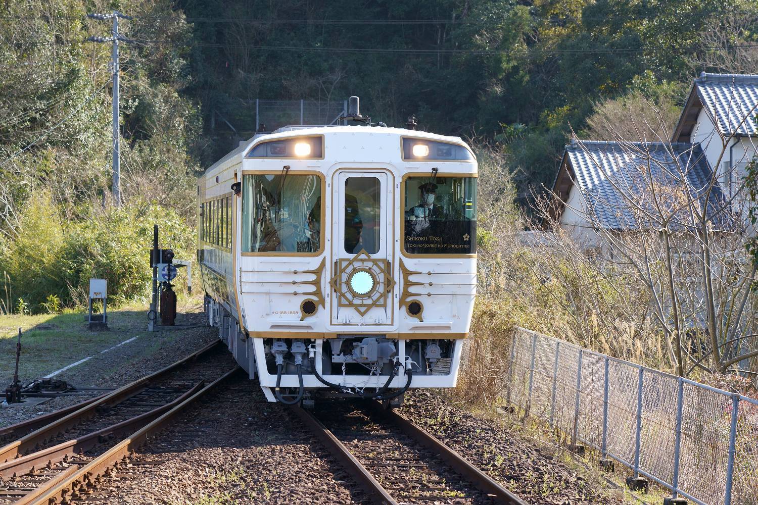 志国土佐時代の夜明けのものがたり（3）試運転（土佐久礼駅構内）_a0396125_04374318.jpg