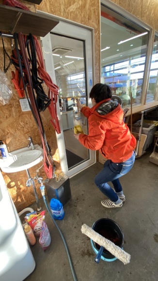 3月25日(水) 本店ブログ♪ H27年 メルセデスベンツSL350 見に来てください✊ オープンカーならTOMMYモータース_b0127002_19323342.jpg