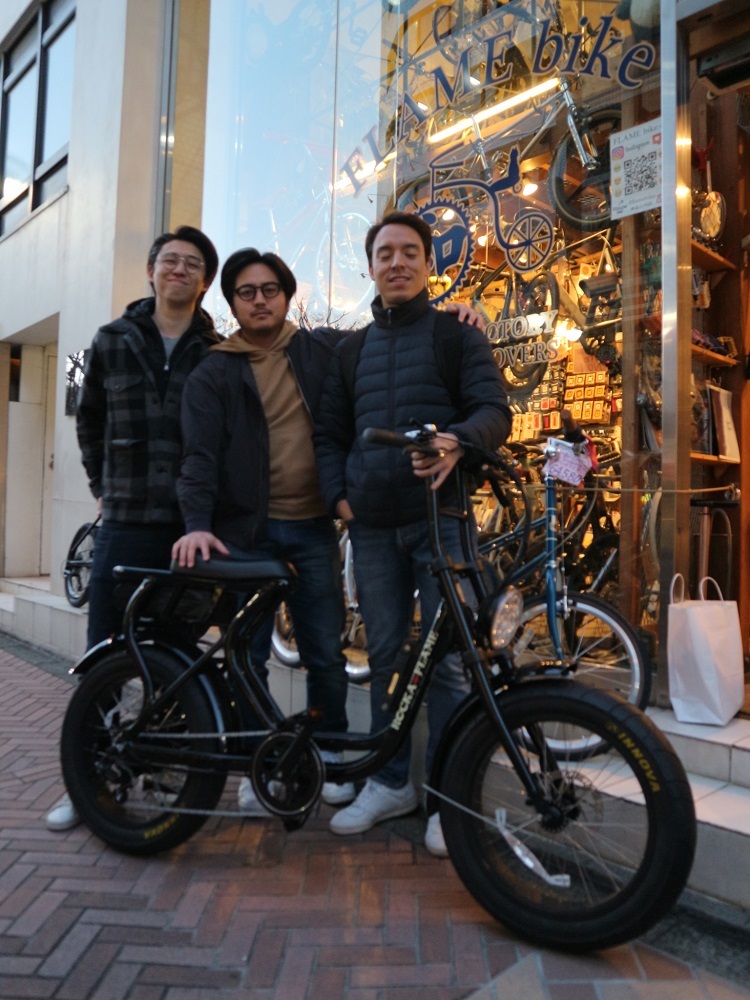 3月25日　渋谷　原宿　の自転車屋　FLAME bike前です_e0188759_17580479.jpg
