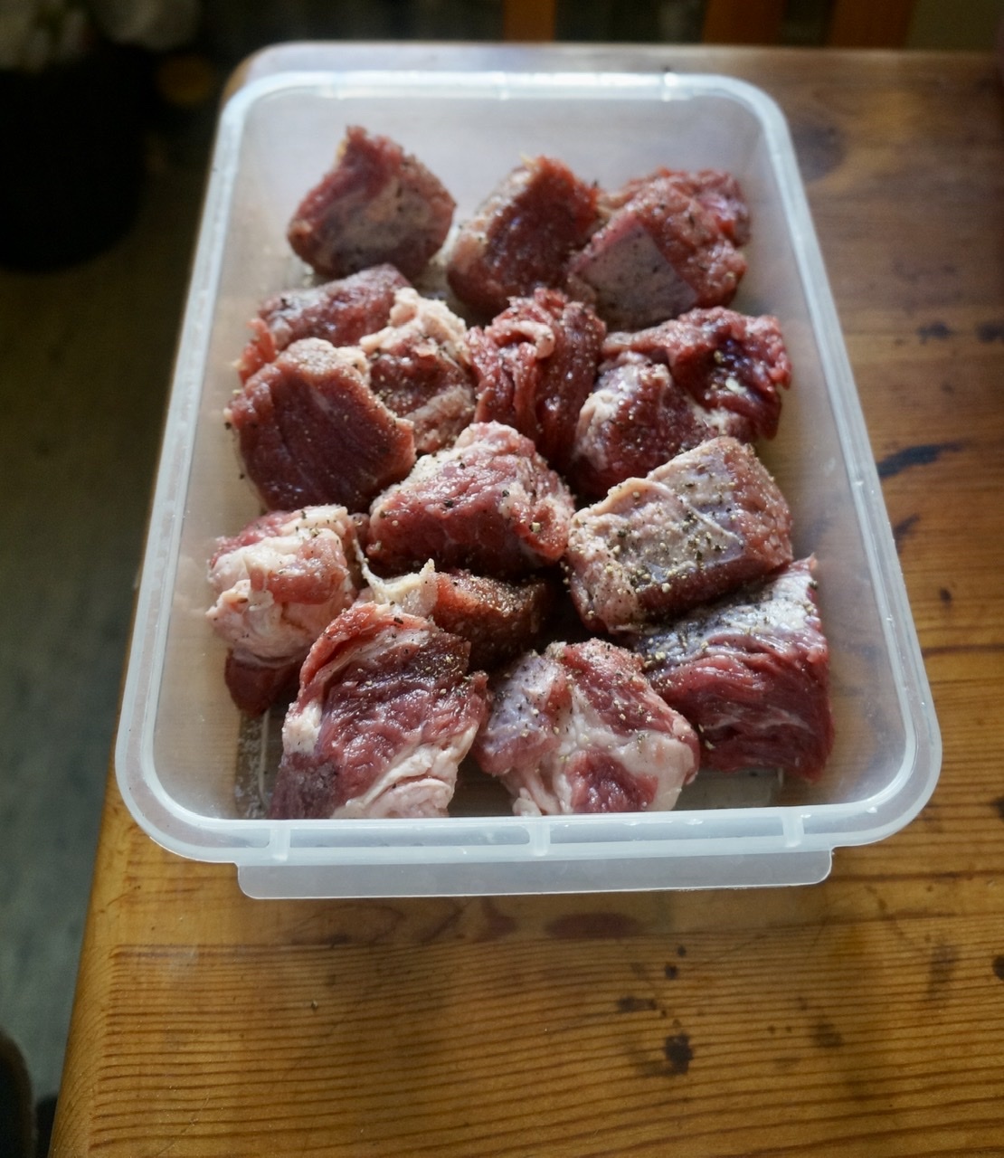 2.6kgの骨付き牛肉で。_c0180686_03524222.jpeg