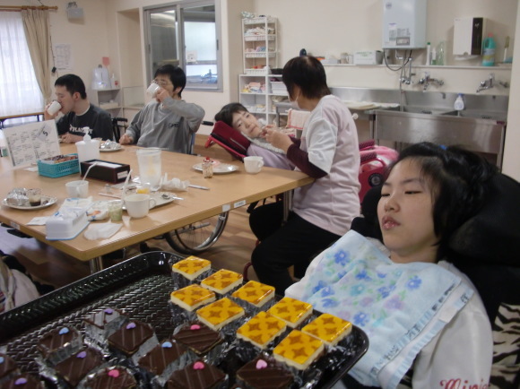 ひなまつり会 スイーツバイキング_b0234525_12590153.jpg