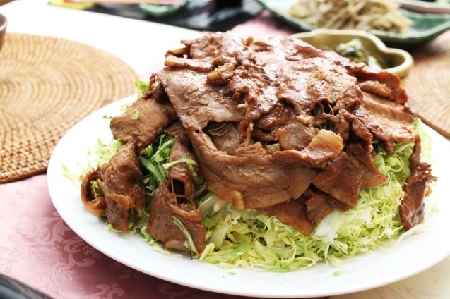 キャベツを食べる「豚の生姜焼き」_d0377645_23071659.jpg