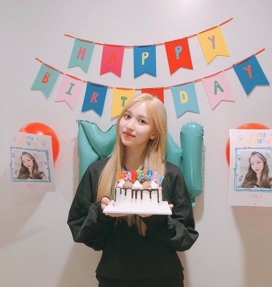 Twice ミナ 金髪にイメチェン 誕生日迎え近況を公開 Onceのおかげで幸せでした niconico paradise Twice ミナ 金髪にイメチェン 誕生日迎え近況を公開 Onceのおかげで幸せでした niconico paradise