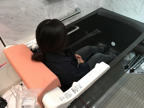 バスリフト(TOTO入浴リフト)_d0130212_18123546.jpg
