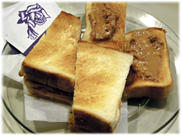 コッペパン、焼いてみた。そして名店のコッペパン徒然。。。_d0221430_23311740.jpg