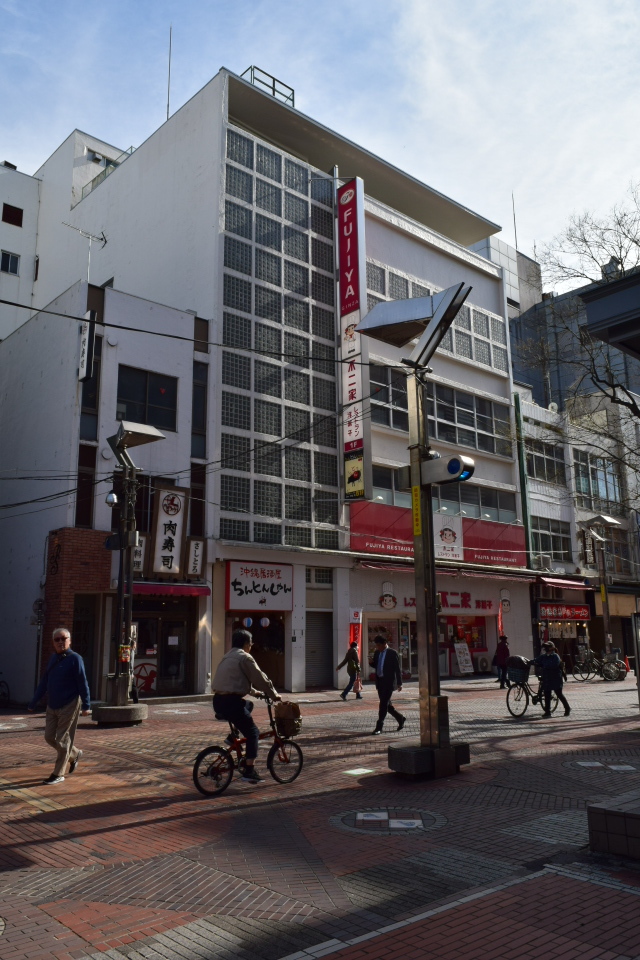 横浜市中区伊勢佐木町の不二家横浜センター店(昭和モダン建築再訪)_f0142606_07554756.jpg