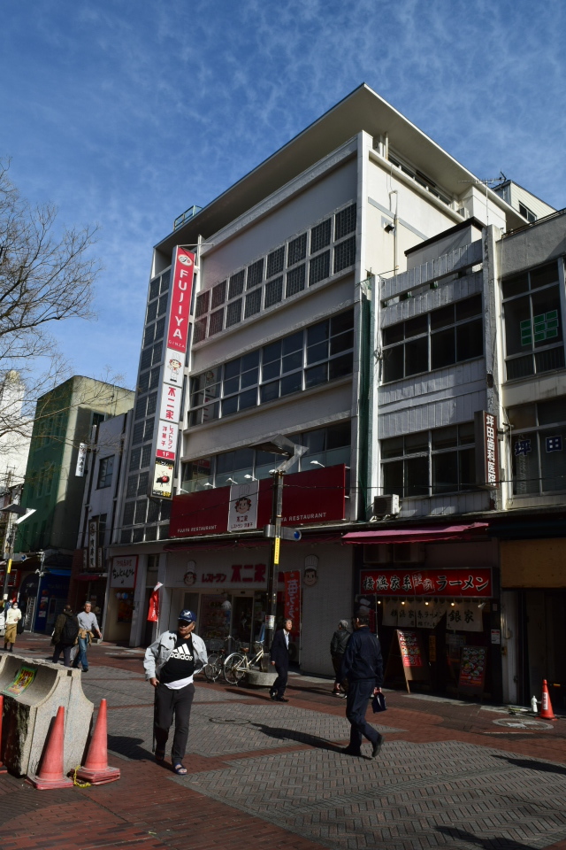 横浜市中区伊勢佐木町の不二家横浜センター店(昭和モダン建築再訪)_f0142606_07590802.jpg