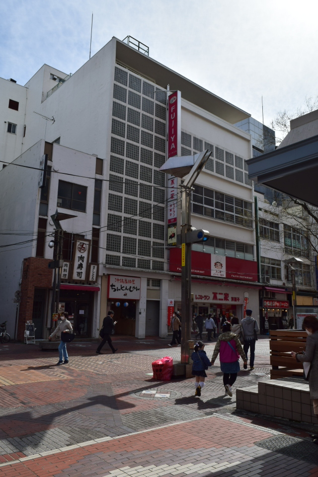 横浜市中区伊勢佐木町の不二家横浜センター店(昭和モダン建築再訪)_f0142606_08471009.jpg