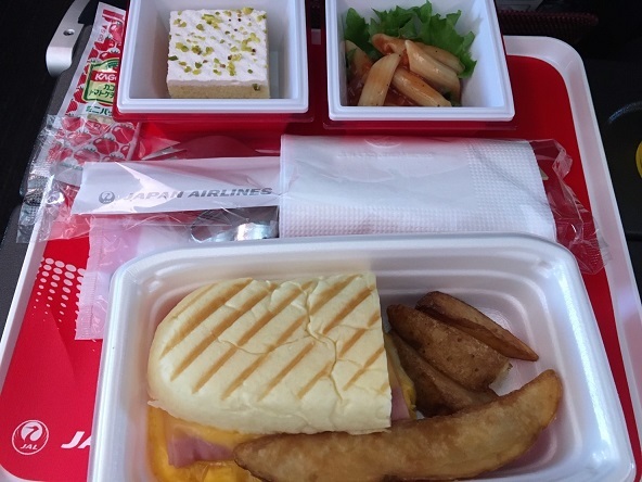 ソウルの旅はおあずけ・・・記憶旅②　ラウンジ＆機内食_b0060363_23001116.jpeg