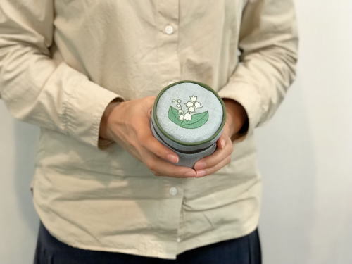 ミシン刺繍のバニティポーチのキットの予約販売_d0091671_13464706.jpg