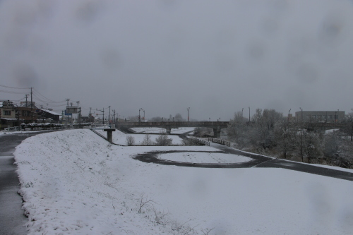 朝の散歩は「彼岸過ぎての七雪」２０２０．３．２９_c0075701_09515741.jpg