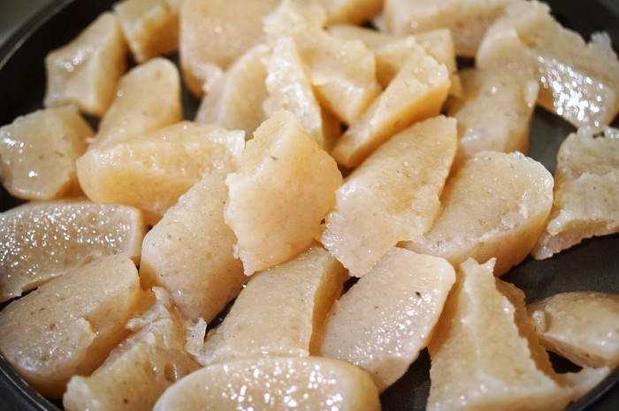 ■晩ご飯【昆布/竹輪/椎茸/コンニャクの煮物】これうまつゆで簡単!美味しい!_b0033423_19491087.jpg