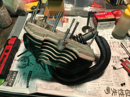 79FLH シリンダーヘッド洗い 3/28/2020_c0133351_13035334.jpg